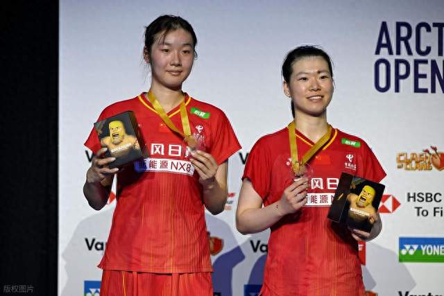 世界羽联最新排名 李梓嘉上升14位 女双新组合飙升49位