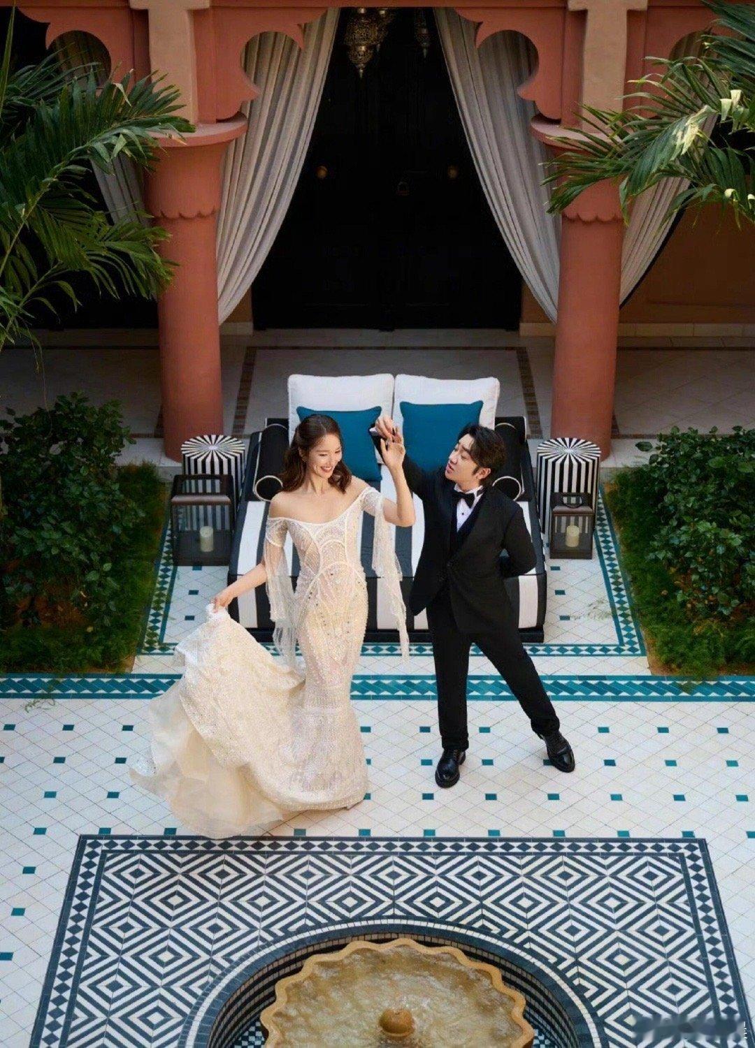 王祖蓝李亚男结婚11周年 十一年锡婚，情人节与纪念日撞个满怀，最萌身高差依旧甜度