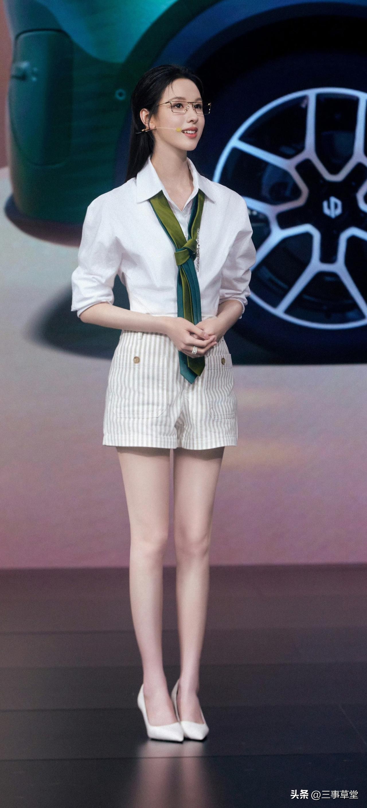 ​​​！这就是传说中的筷子腿吧！