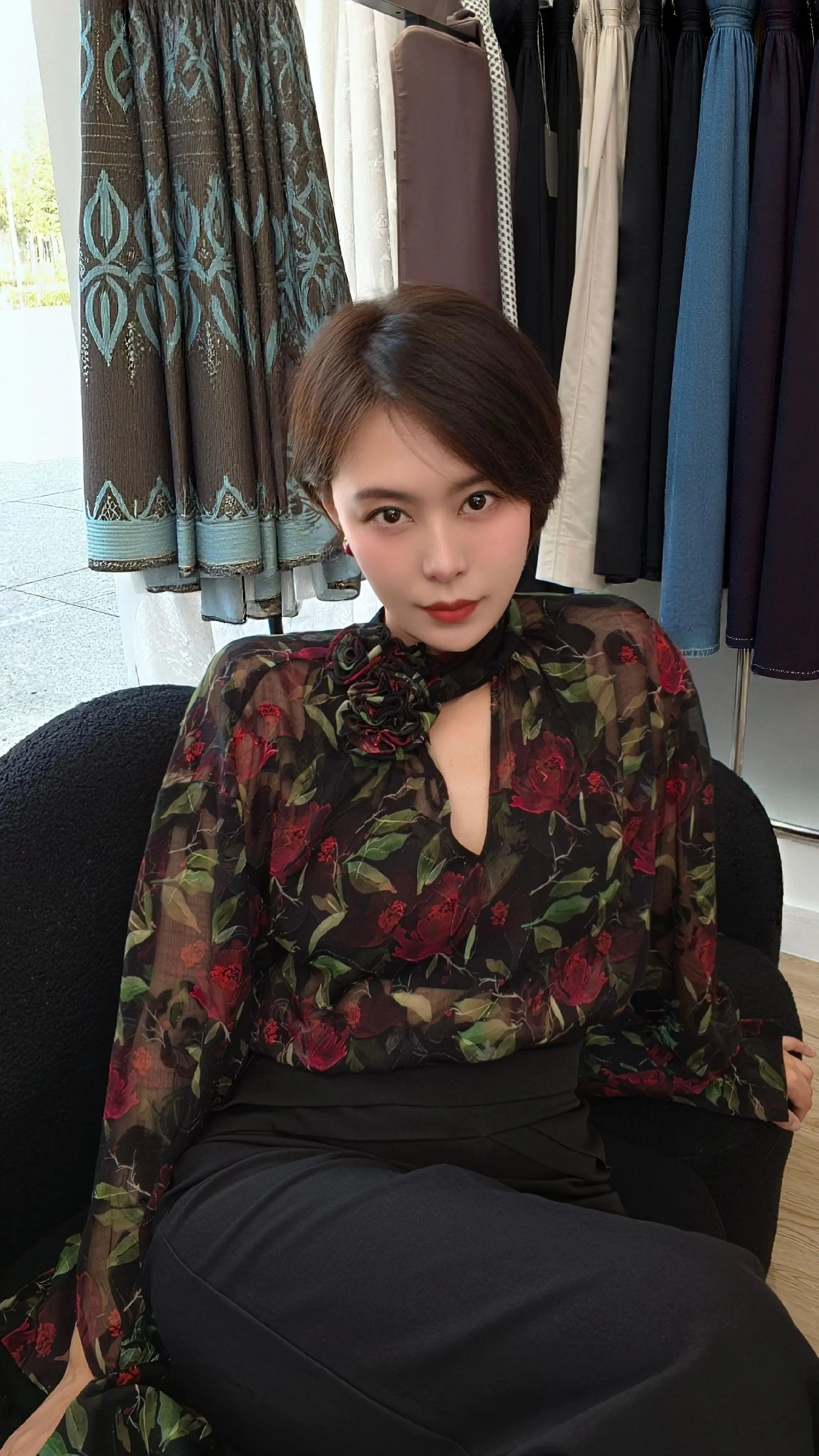 这个世界坏坏的 还好我也不是什么好东西