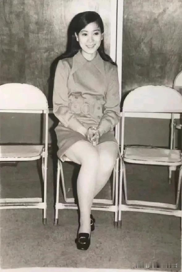 陈宝珠60年代青春照片

60年代的姑娘 八十年代女性 老照片独特韵味 90年代