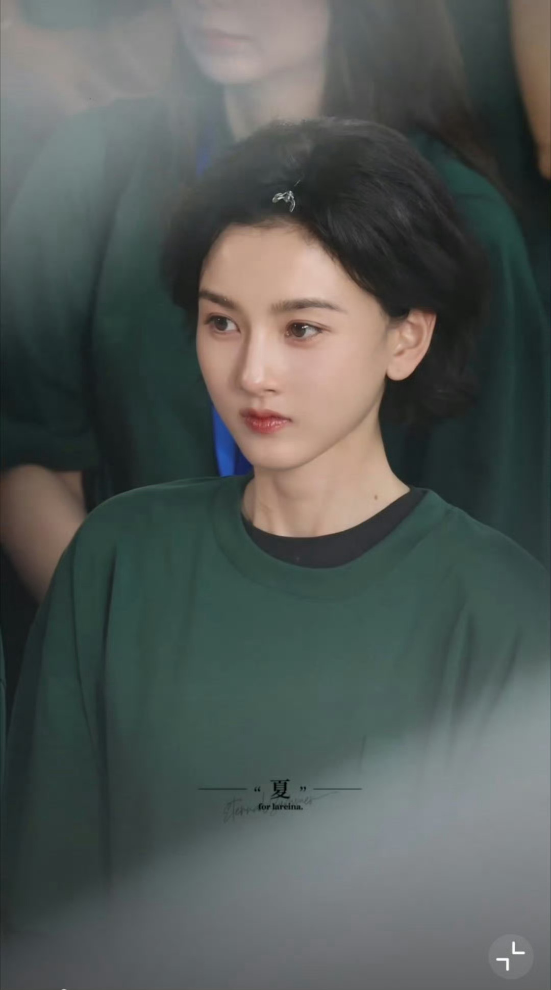 悬疑剧寒夜无声开机，宋祖儿短发造型显得更加秀气了，人设有突破！以祖儿的演技确实应