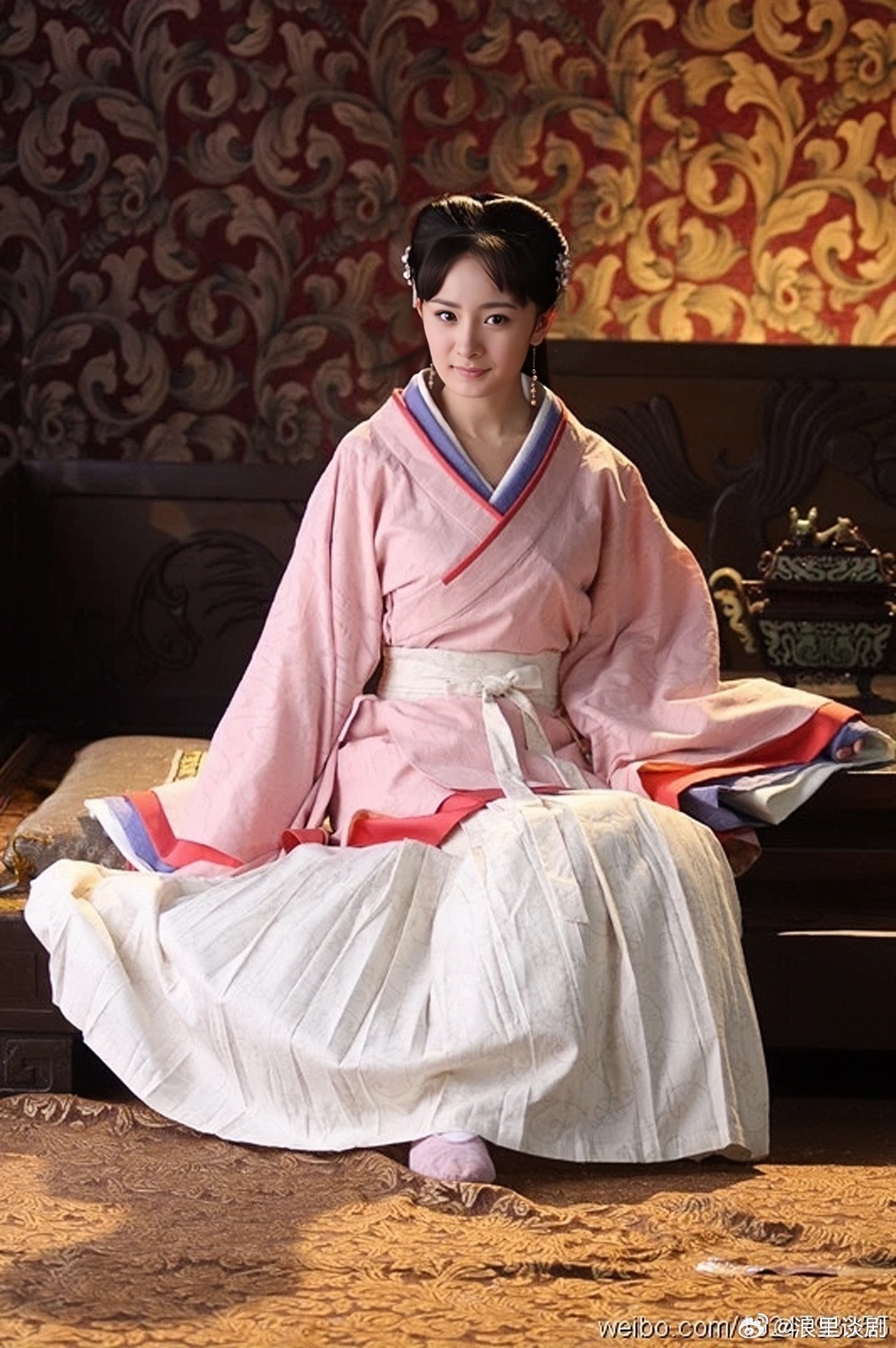 杨幂美人心计扮丑是真扮丑莫雪鸢的悲剧从阿丑时期就埋下伏笔，从小在永巷挣扎求生，好