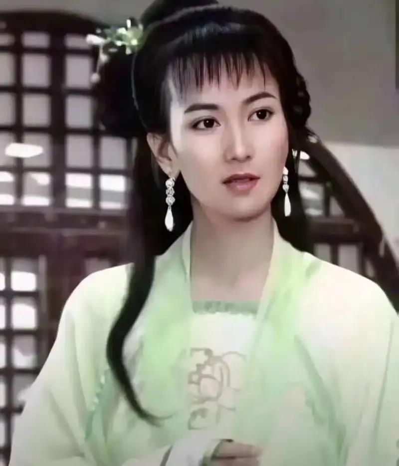 嫁给马清伟时，还没“从蛇身化为人形”的陈美琪以为，他们一定能像童话里的王子公主一