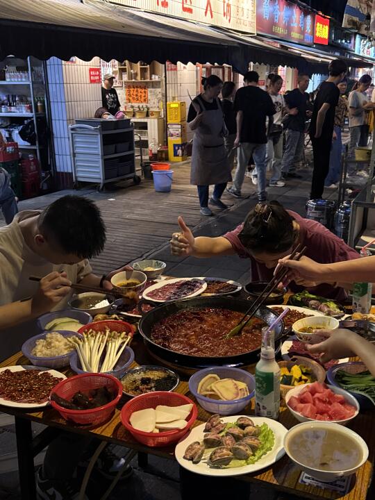 成都牛市口这家火锅！！给我香拽了。。。。