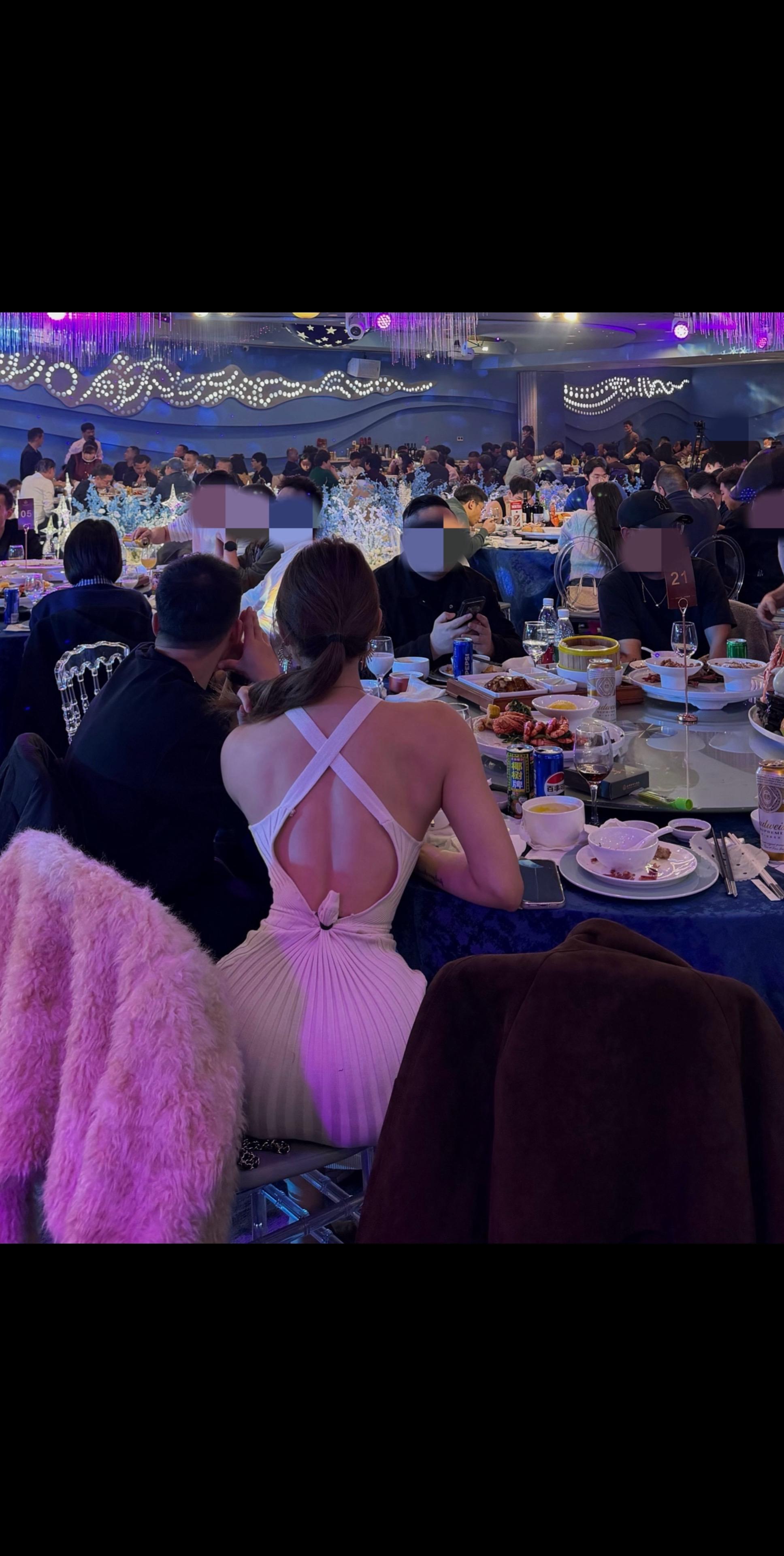 看背识人。参加了个婚礼