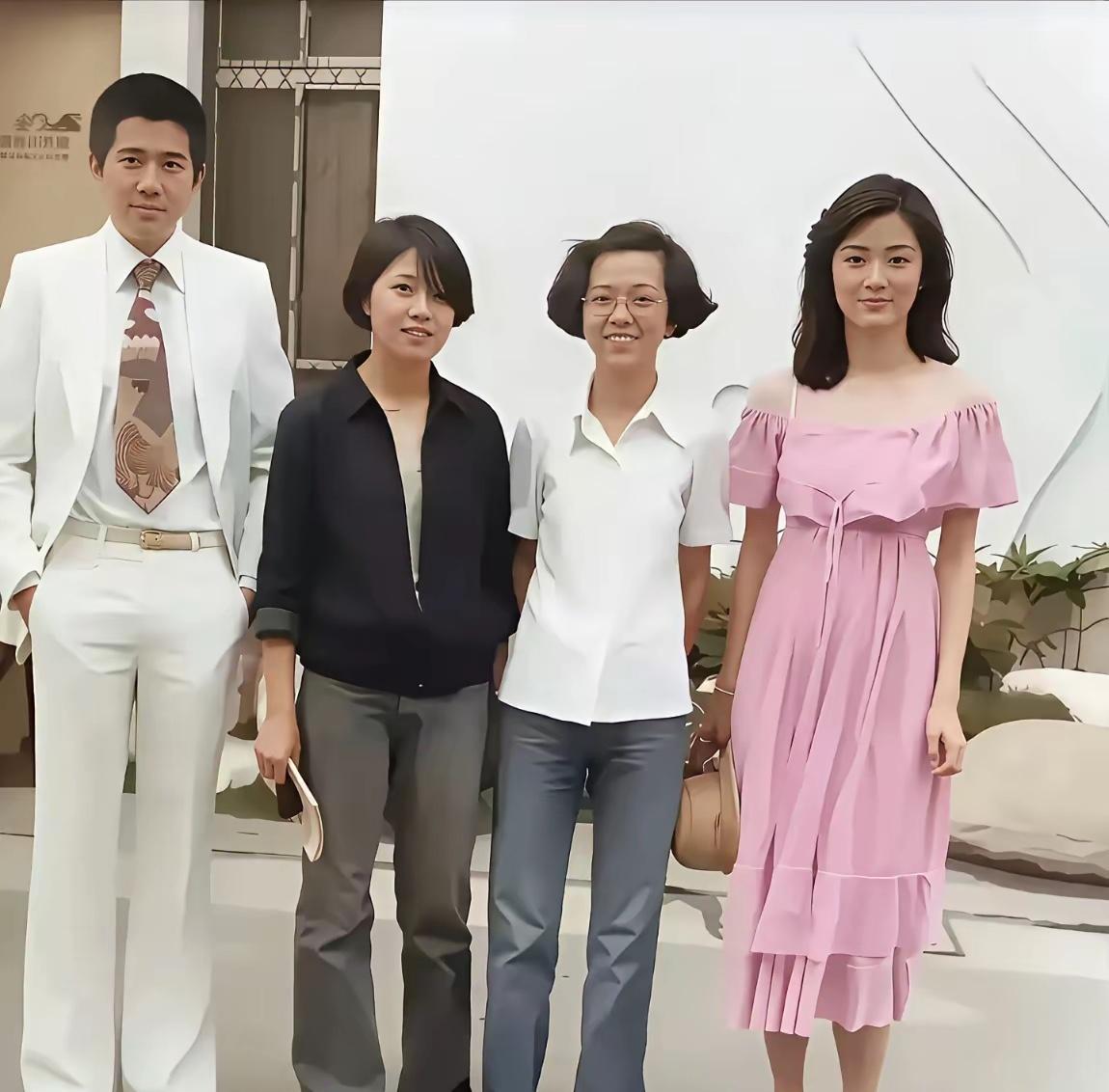 这张照片里有三个大明星，你能一眼认出他们吗？ ​​​