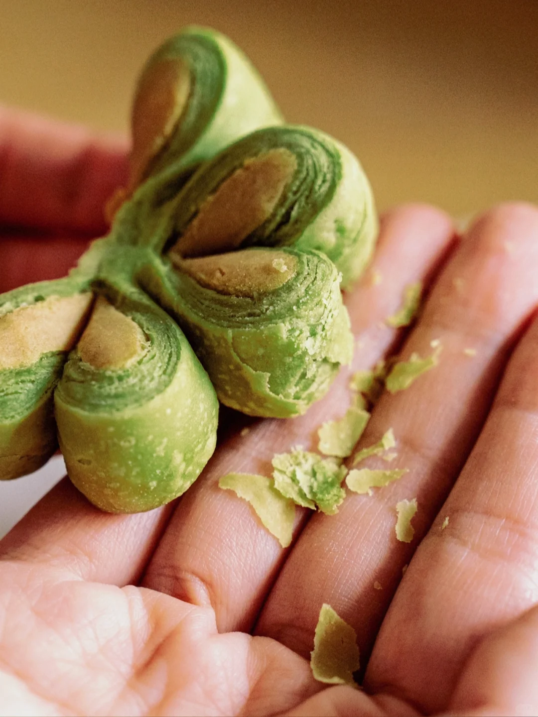 中式点心🥧抹茶莲蓉四叶草酥🍀一口就上瘾～