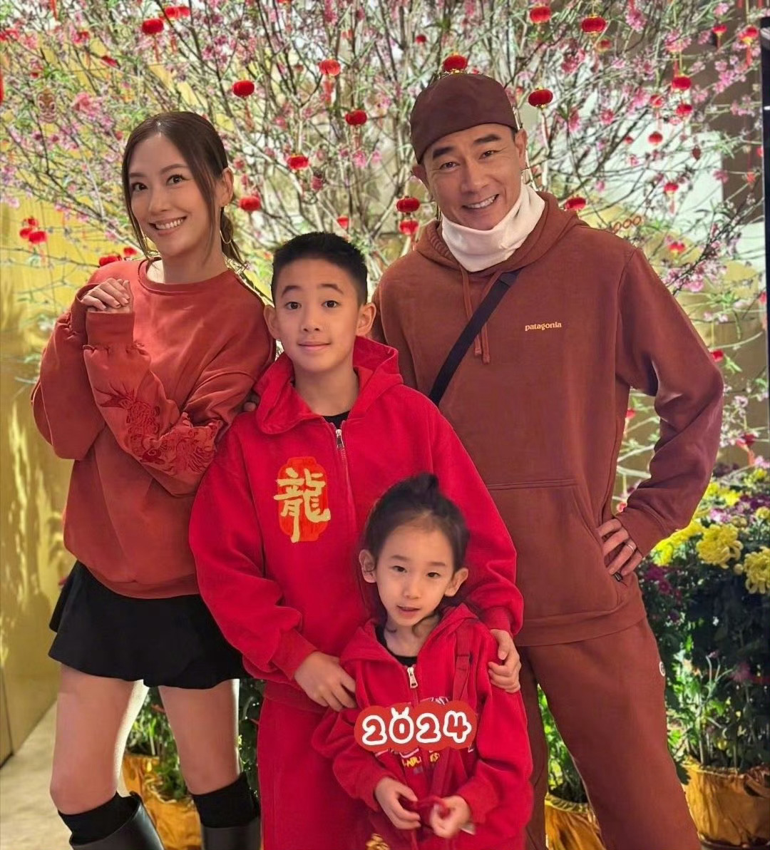 Jasper完全就是缩小版陈小春，爷俩儿共用同一张脸🤣瞬间懂了应采儿不生女儿的