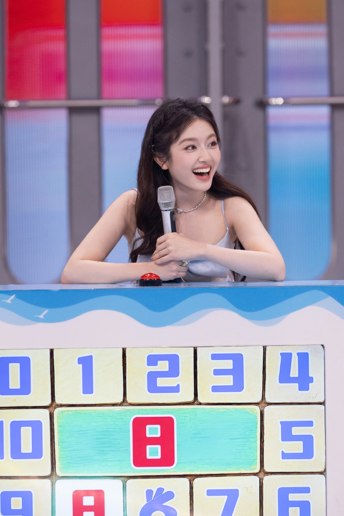 李兰迪李兰迪hi6剧照李兰迪hi6造型 李兰迪hi6剧照来啦，超级萌呀我们小智慧