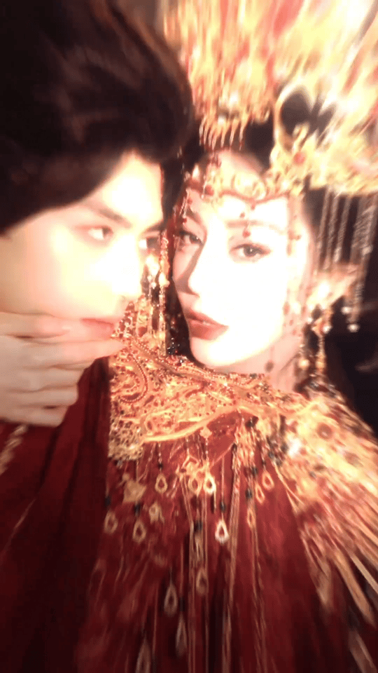 违章建筑造型迎来了她最权威的母亲迪丽热巴违章建筑造型