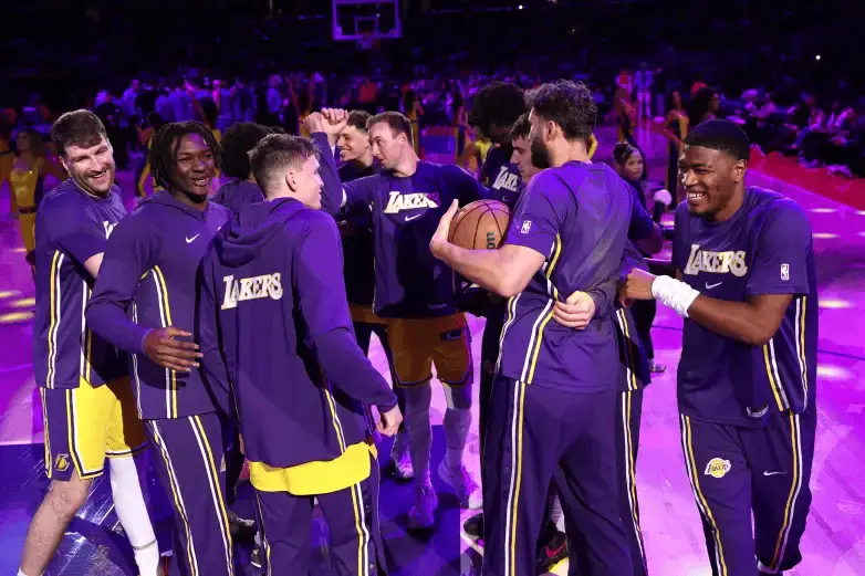 雷迪克：今晚没有球员的出场时间会超过30分钟。爵士vs湖人