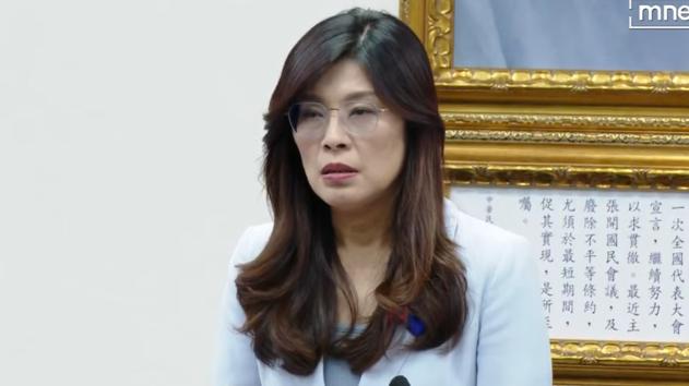 国民党主席郑丽文宣布
12月24日下午，国民党主席郑丽文在中常会上宣布，“昨天下