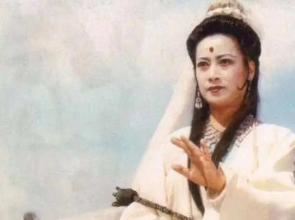 [微风]1959年，16岁的女演员左大玢拉着毛主席的手数起了螺。然而在认认真真地