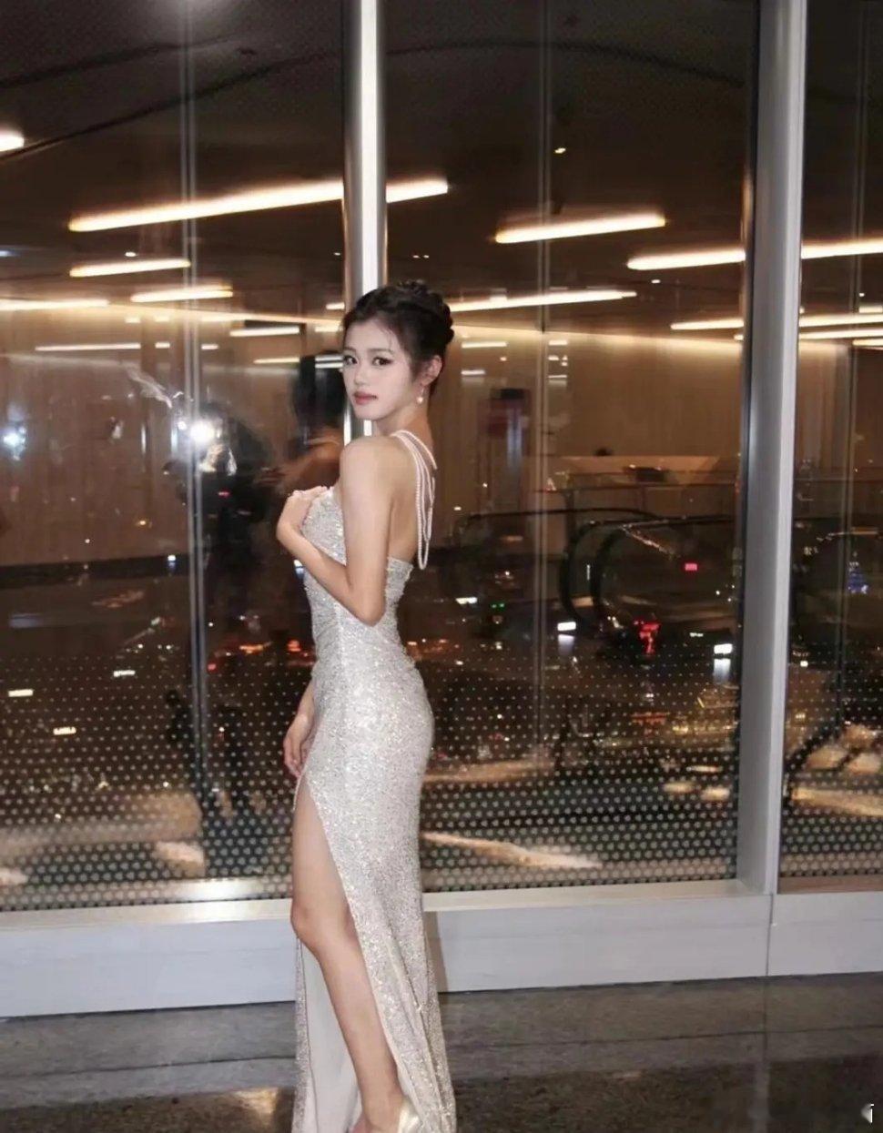 于正的新人，这头是不是有点大 ​​​