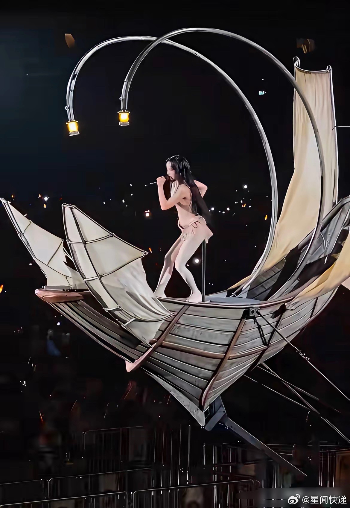 蔡依林演唱会把大蛇换成大船了？ 