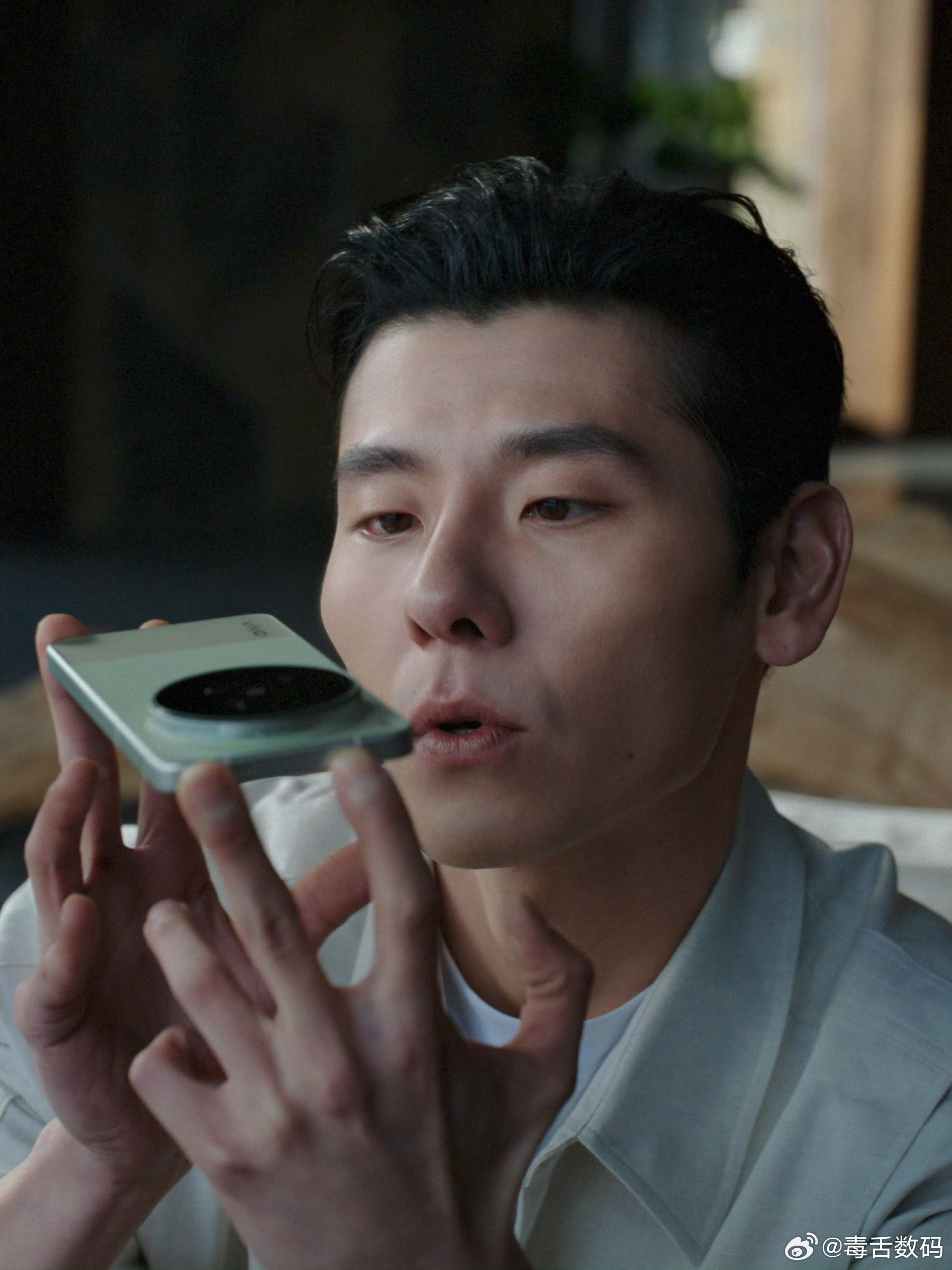 蒋奇明开箱vivo X300 Ultra全新摄影师套装，里面好多东西呀