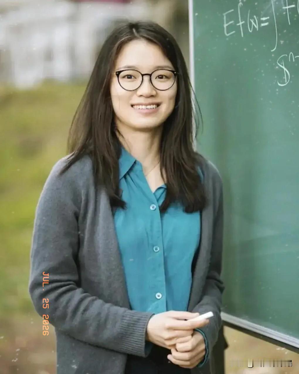 这下好了，北大尴尬了，
不是因为王虹拒绝回国任教，
也不是因为离开北大之后才获得