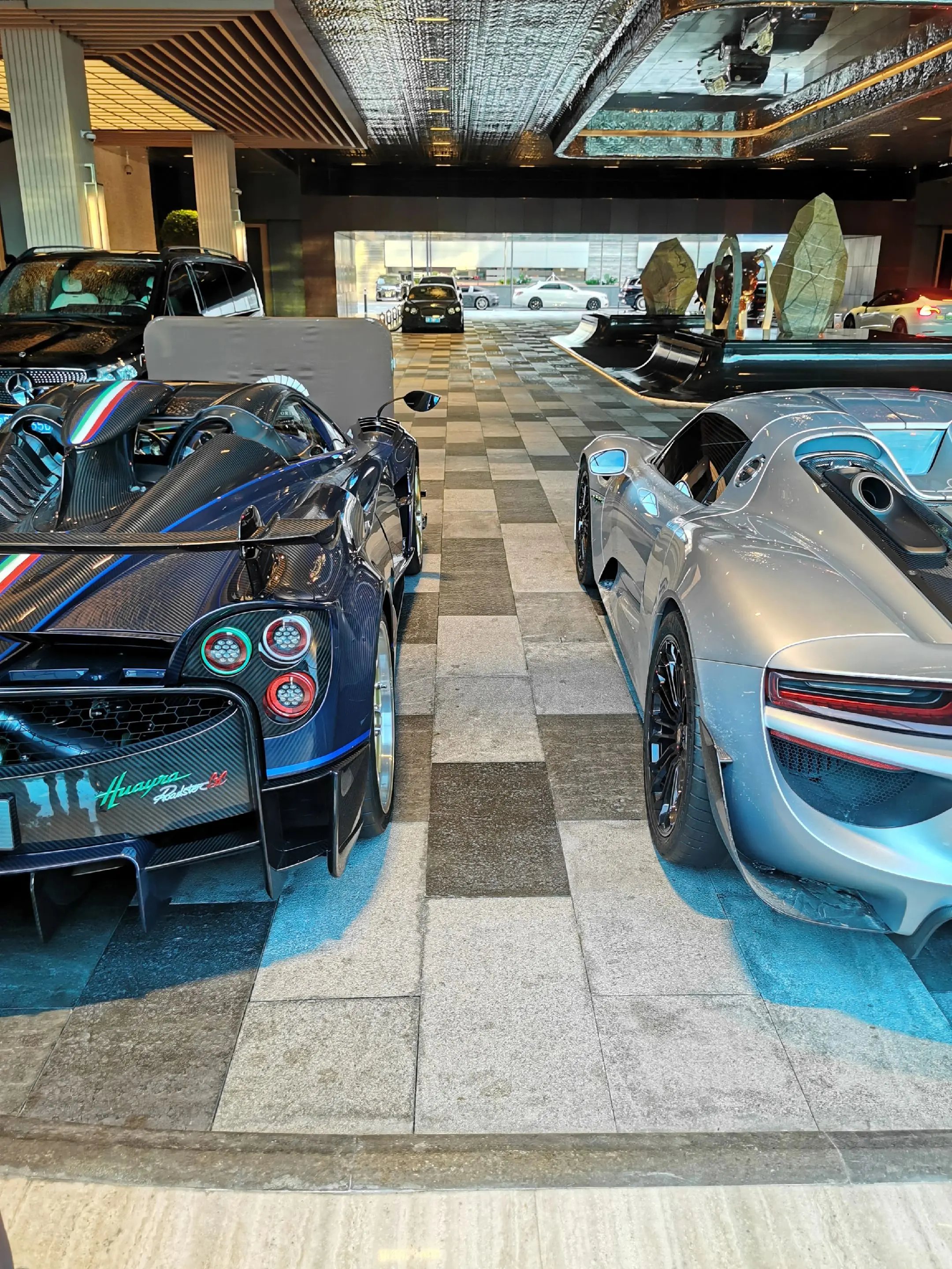 国内首台 Pagani Huayra Roadster BC BAPE联名版