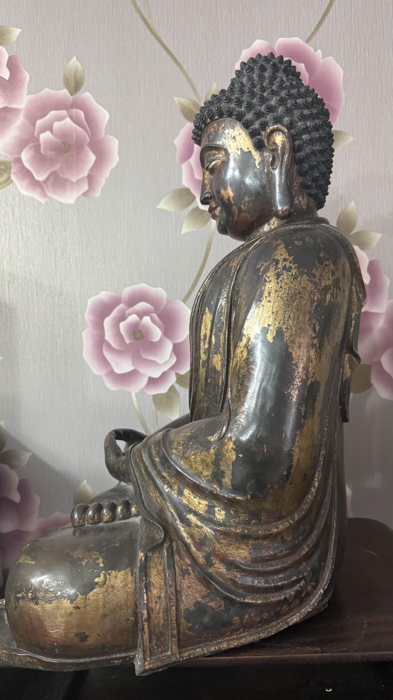 须弥一尊：清代铜鎏金释迦摩尼大坐像

高六十厘米，宽四十厘米，重约五十斤

不是