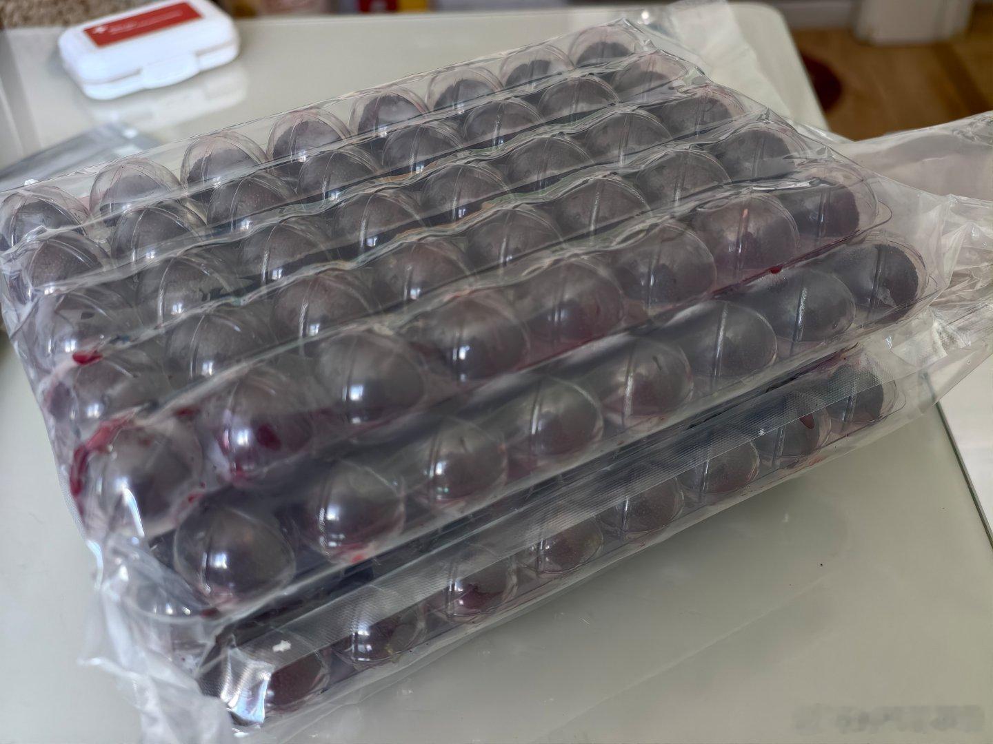 吃上家乡头一茬新鲜杨梅啦姑姑人缘好，每年都有亲戚特意寄来，我也跟着沾光😄正宗余