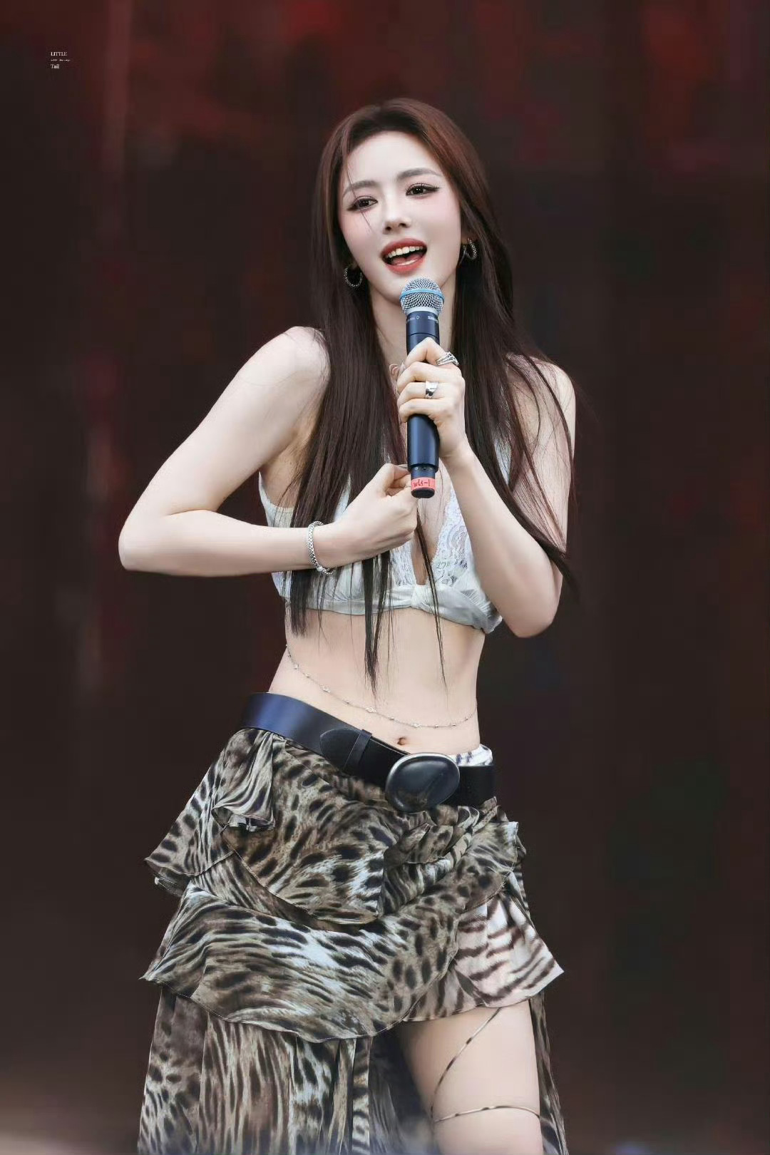 蔡文静真觉得中国人能飞蔡文静演我机场找不到司机谁懂这份共鸣，蔡文静机场路透，焦急