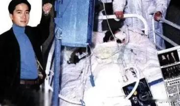 这是1993年，昏迷数月中的陈百强弥留之际最后一张照片，照片中的他浑身插满了管子