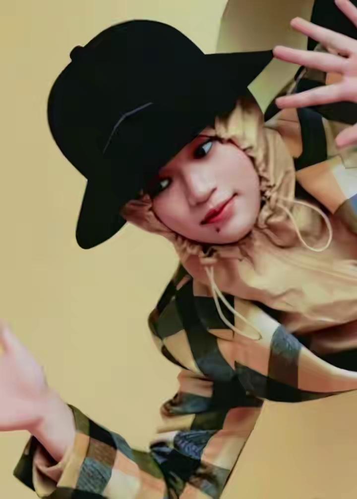 摄像师太会拍了，“搞笑女”婵宝又回来了
服饰、妆容，拍摄角度，真的绝了。
婵宝，