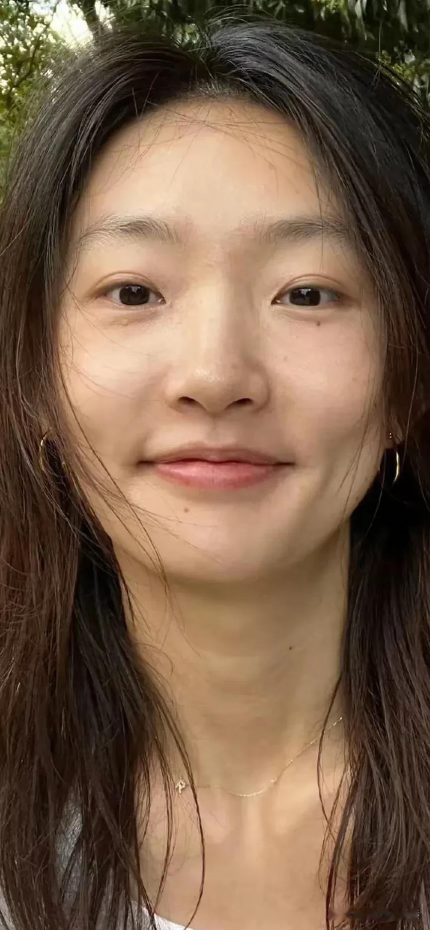 周依然告诉你：你想成为一线女明星，不需要太漂亮，需要有个性的无可替代！