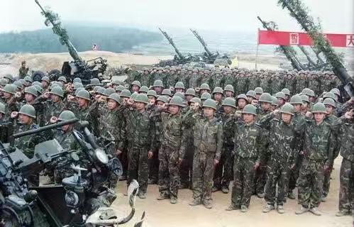 带出集团军标兵连队，连长指导员双双被提拔重用
90年代初，我们团的一个连队，因各