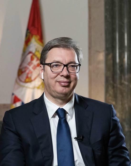 武契奇带着塞尔维亚在夹缝中求生
        当前欧洲地缘政治局势暗流涌动，塞