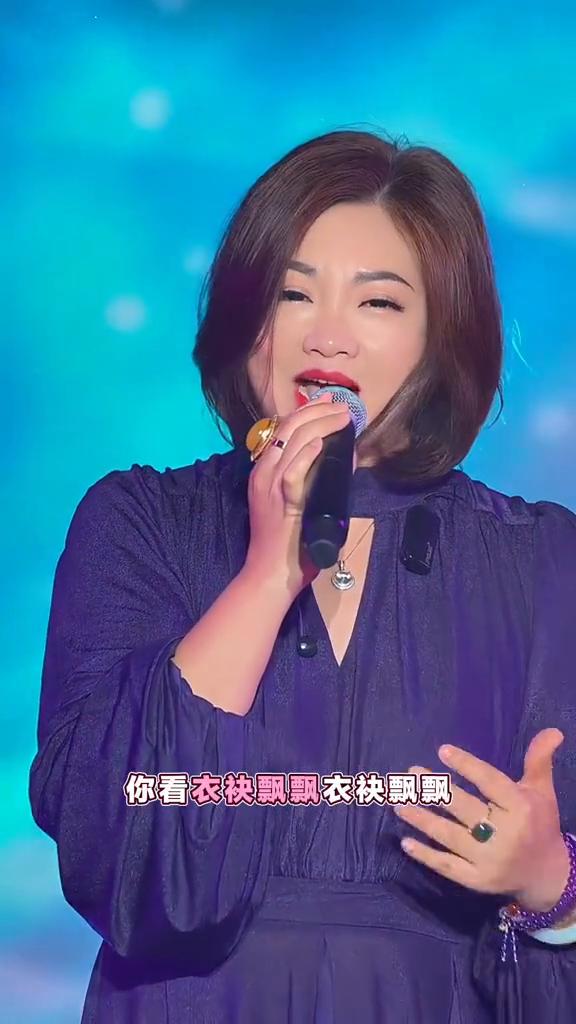 我爱你时，你正一贫如洗寒窗苦读；离开你时，你正金榜题名洞房花烛。能不能为你再跳一