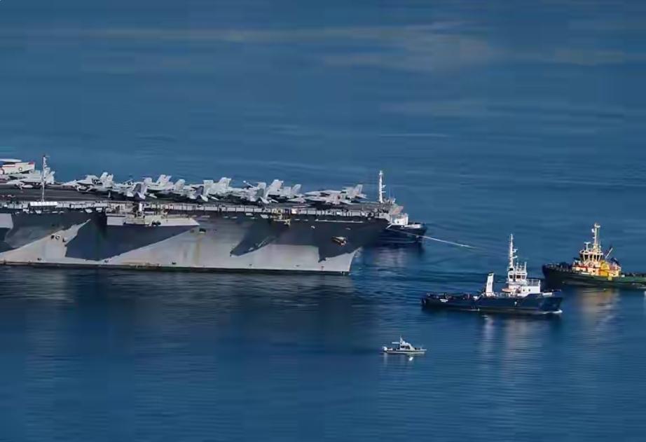 美国航母牛皮吹炸了：火灾烧了30小时，马桶堵了几个月

福特号这出戏，演得真特么