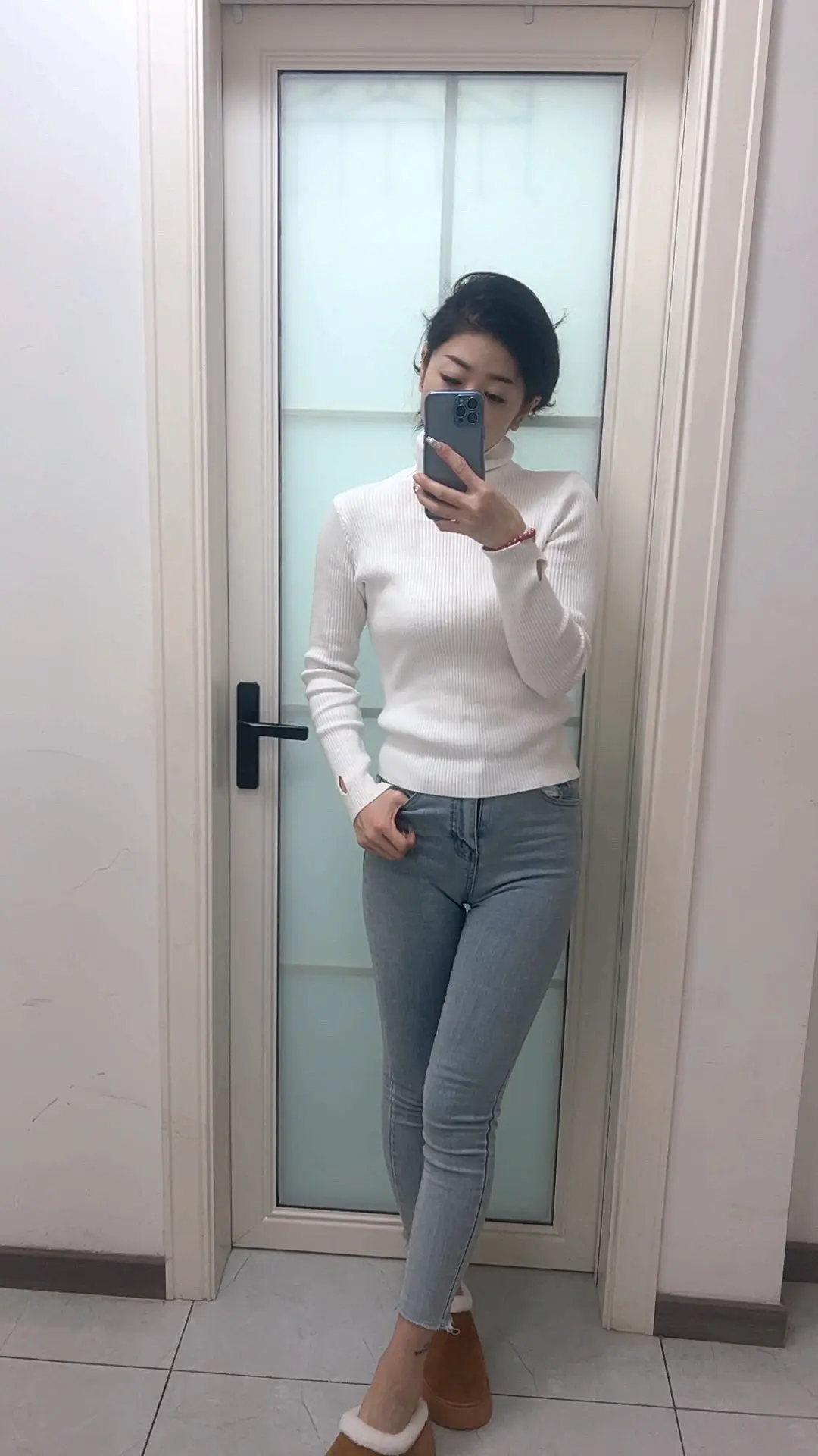 很多人都说我多愁善感，可如果可以，谁不想做个天真的孩子，而我，唯独让自...