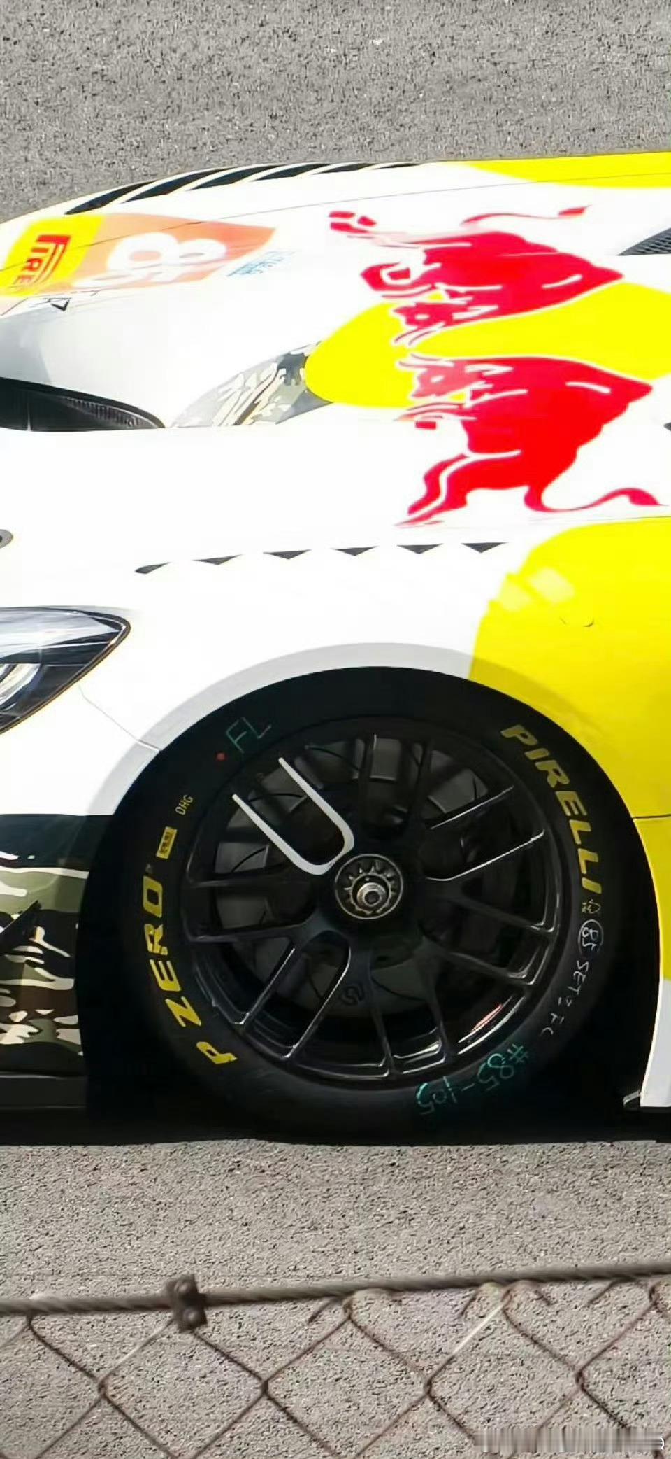 科普贴：用王一博在 ChinaGT 常用的轮胎举例，轮胎上的数字含义：王一博车轮