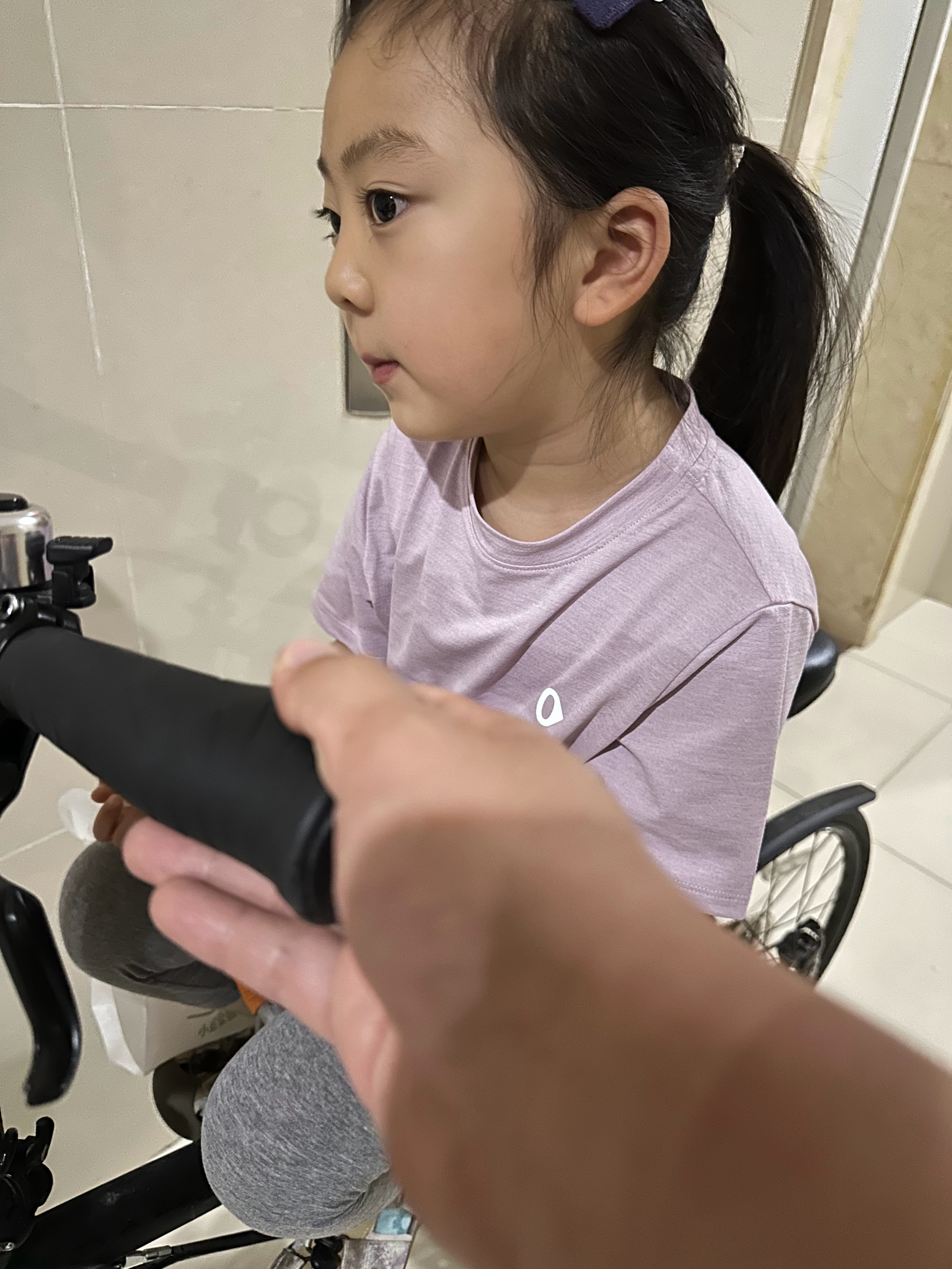 最近10点半才睡 起不来呀溜溜桃