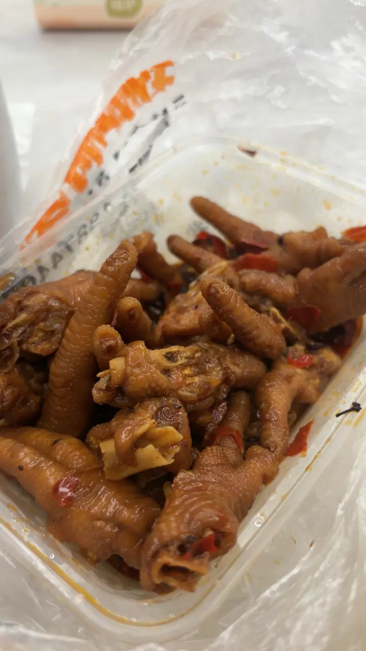 分享夜宵的关系也很暧昧咯