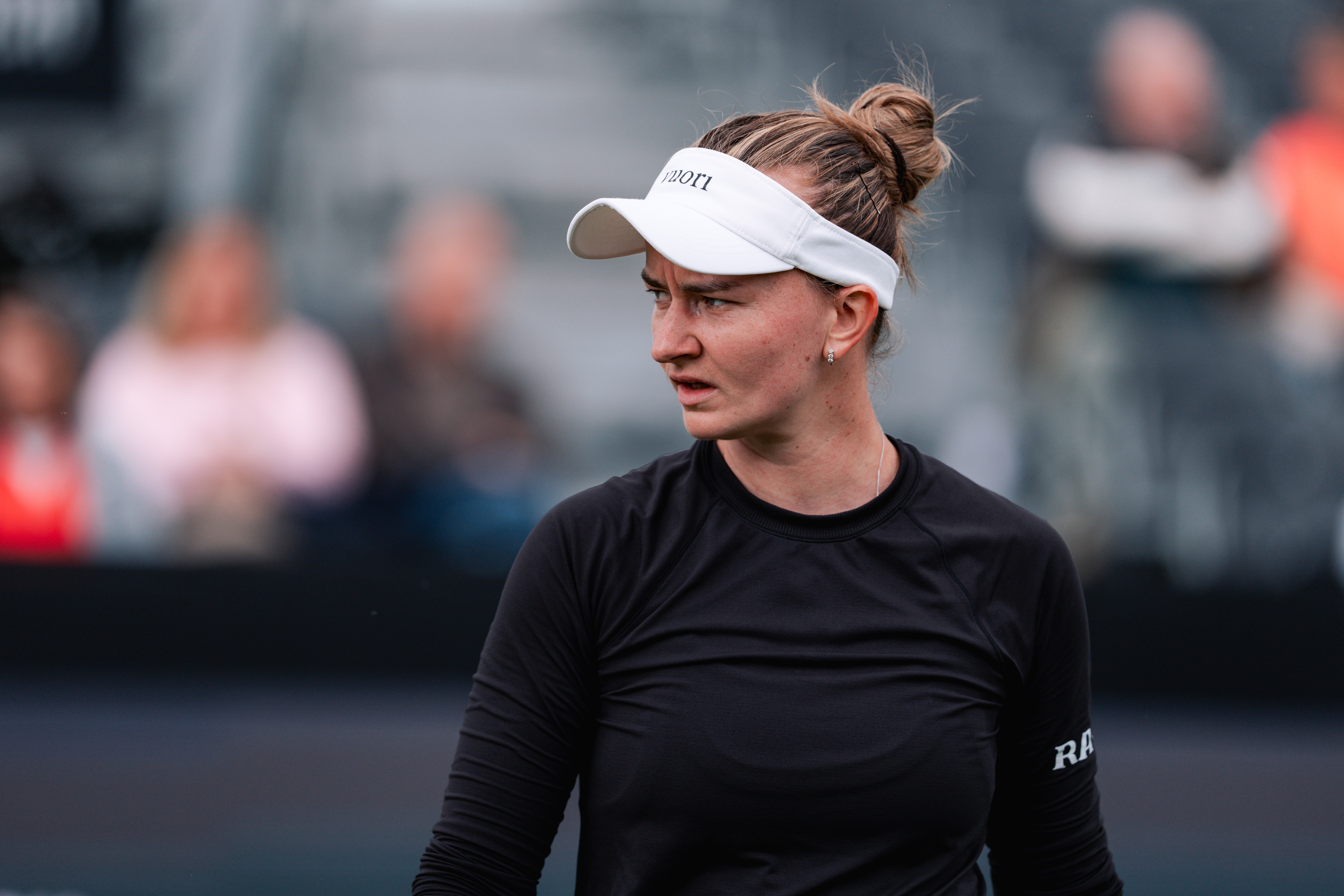 重返WTA决赛👏WTA250斯海尔托亨博斯站半决赛，8号种子克雷吉茨科娃以6-