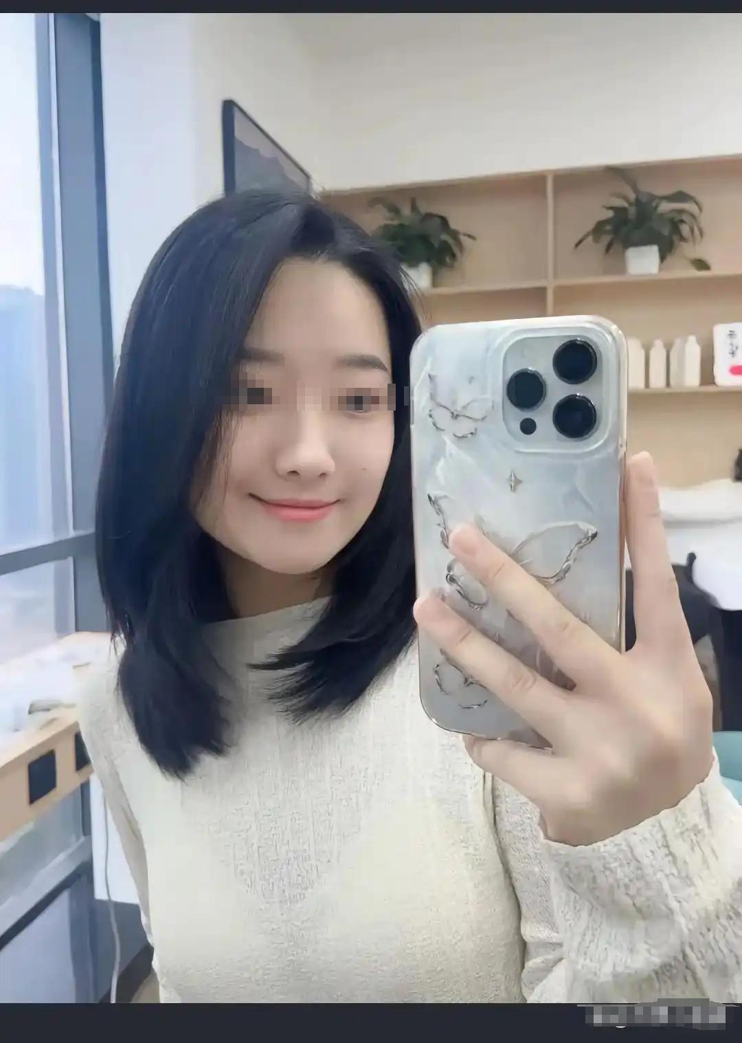 女孩付淇某某没想到，普通的一场旅游，竟然客死异乡。

中间经历了被蛇咬伤，第一次