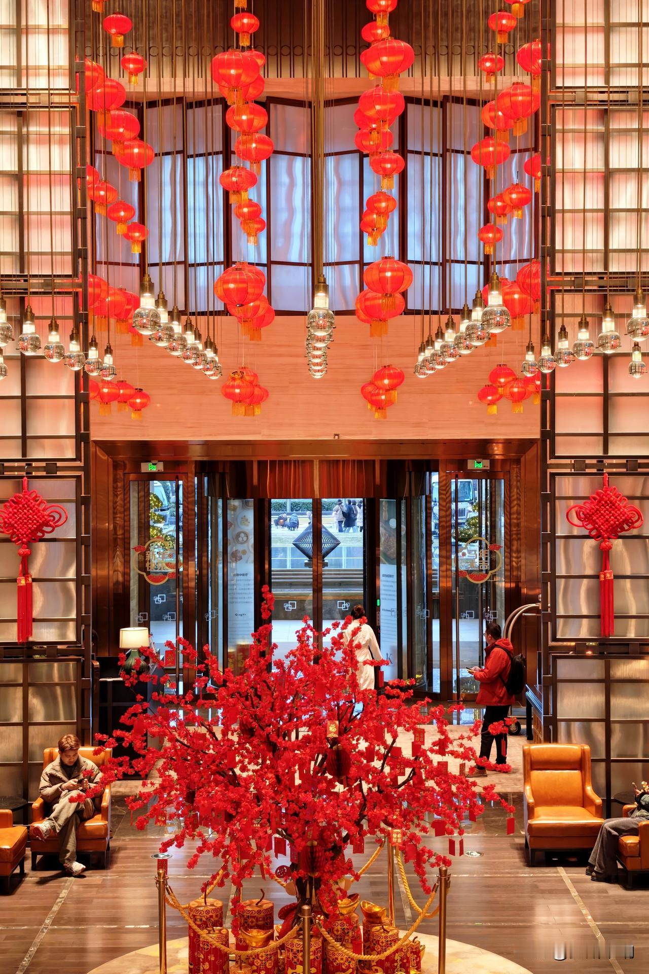 🔥年夜饭预定开启啦！

主题「马跃新程·宴飨团圆」，2月16日在协信中心希尔顿