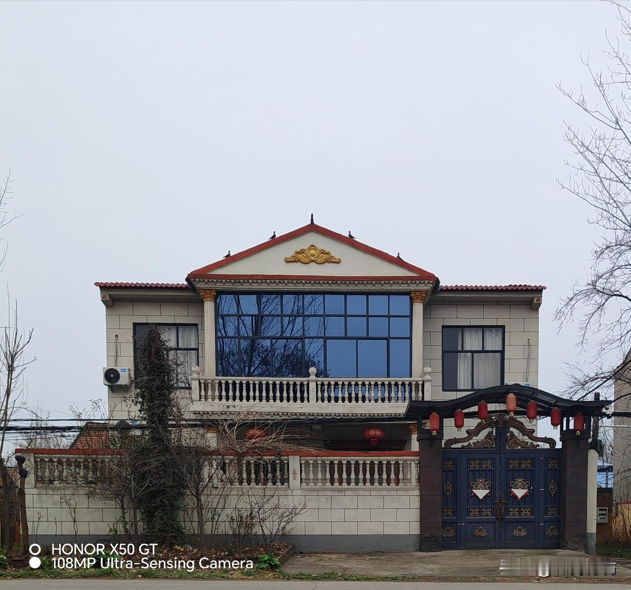 这是农民的窝。
城市房产遭受冷冬后，这些地产商们为了有活干，把他们的业务迅速的扩