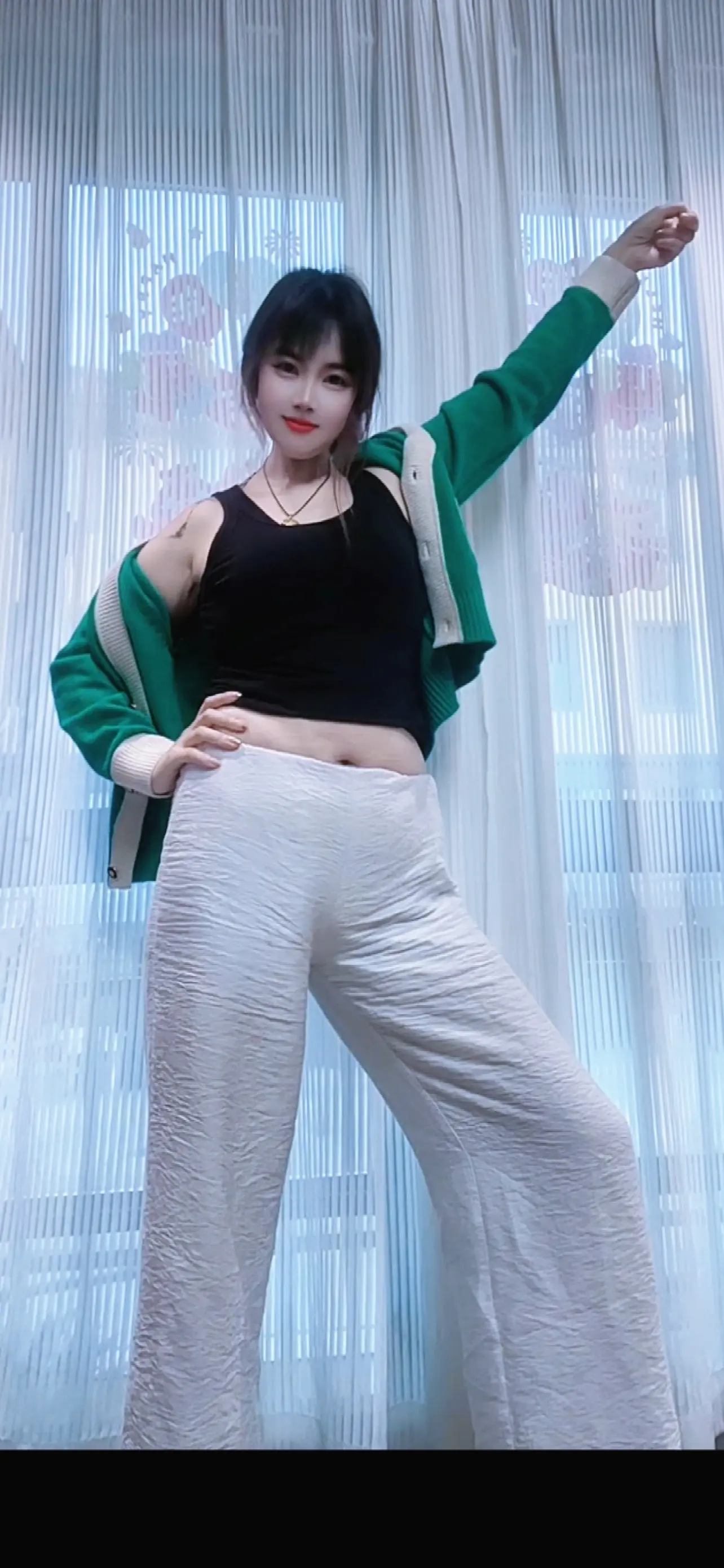 人生有两种境界：一种痛而不言，一种笑而不语，痛而不言是历练，笑而不语是...