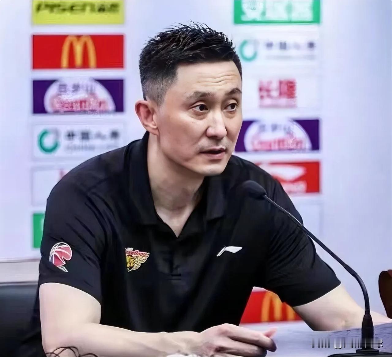 太意外了！广东97-119不敌辽宁，杜锋批评这4人表现不合格是输球原因！
1、胡