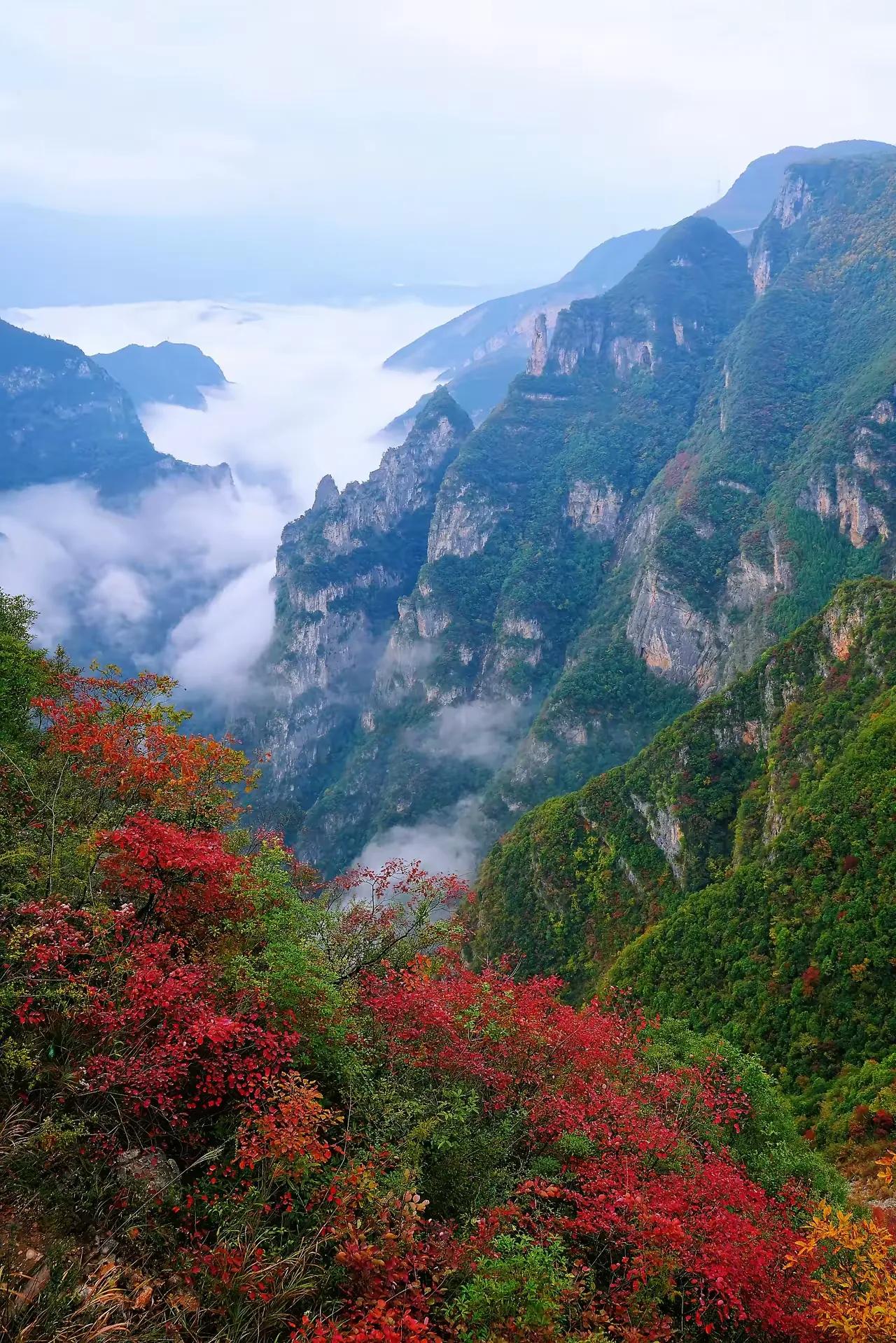 巫山·巫峡·神女溪
​​​​神女峰是巫峡的标志性景点，巫山新县城就在巫峡口。峡谷