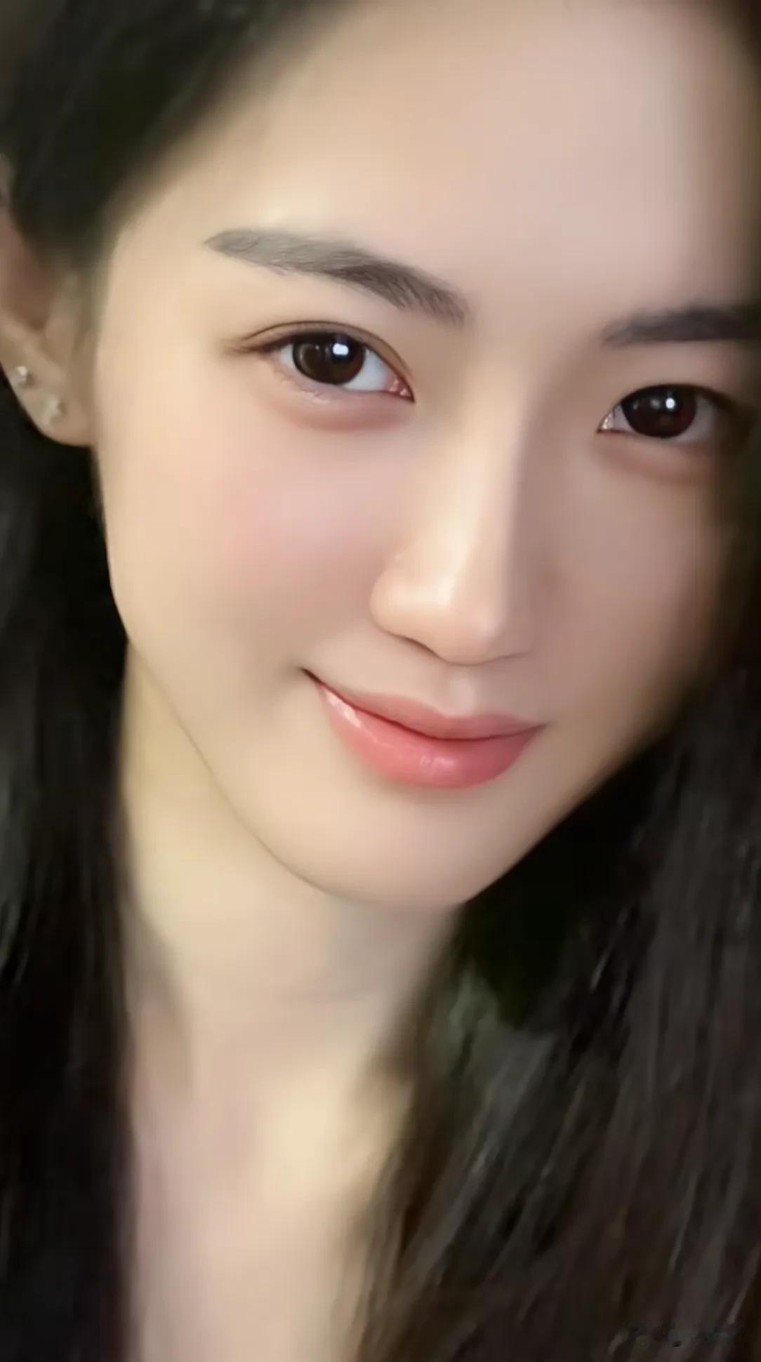 总分100分，这个大脸盘子可以打多少分？
