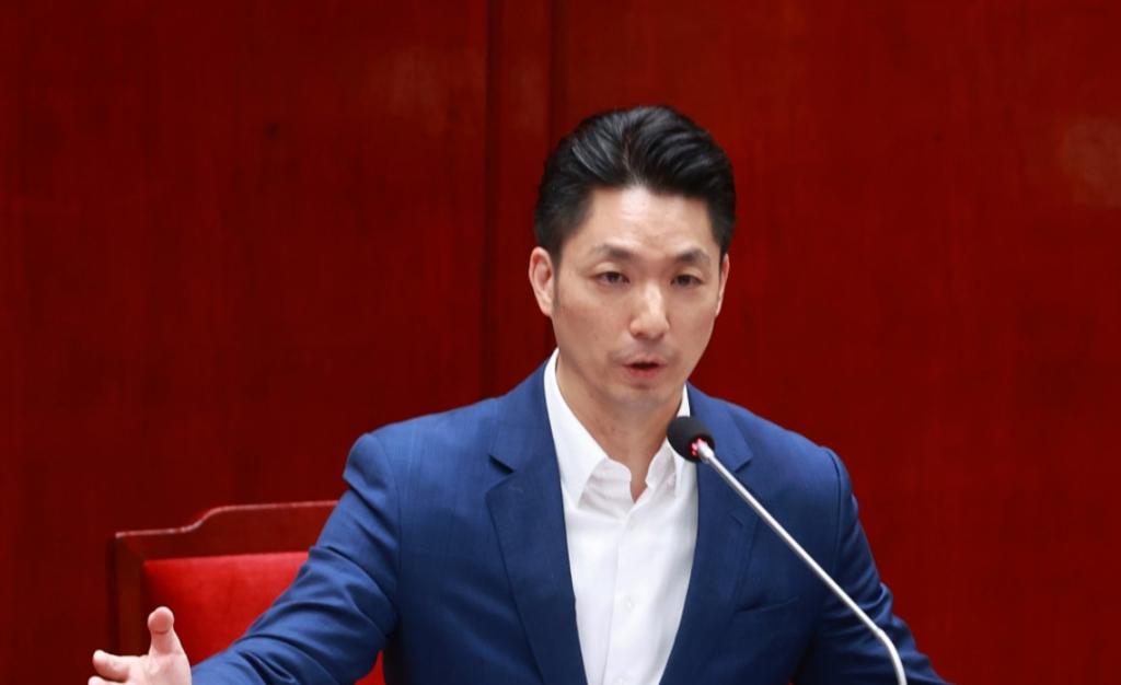 就在刚刚，

台北市长蒋万安发表严正声明，

7月24日，台湾省台北市长蒋万安再