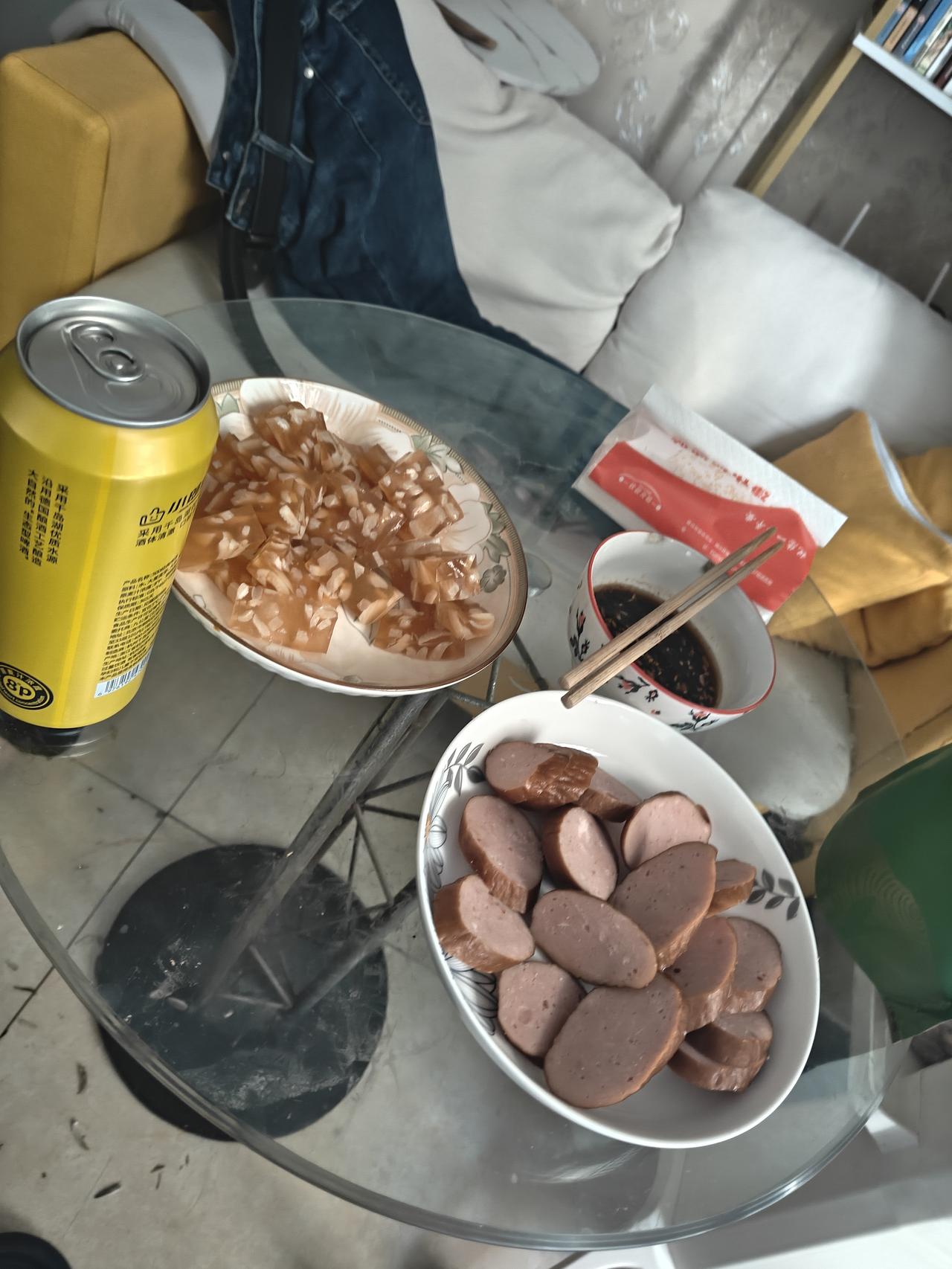 这顿饭不不×，喝点吧。