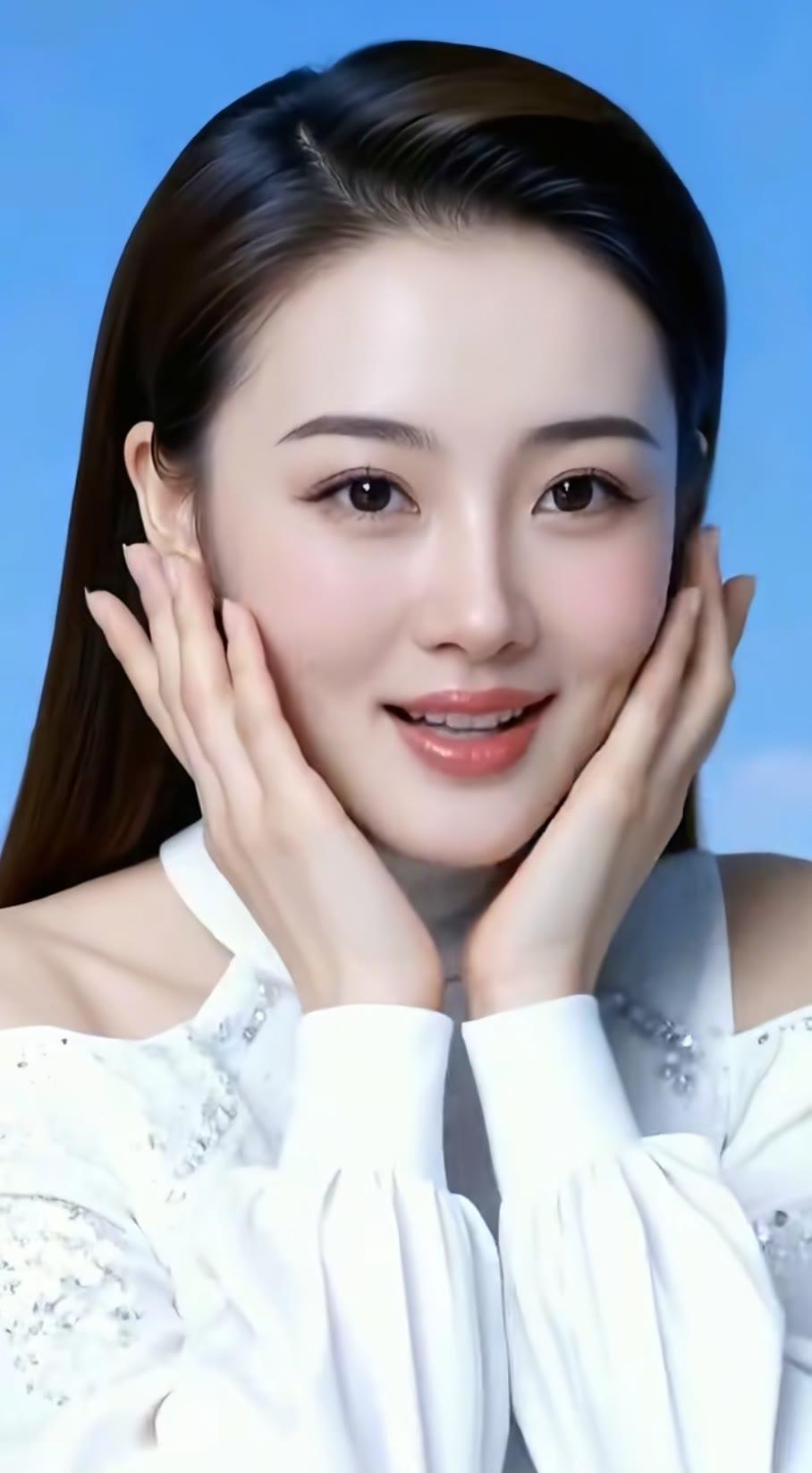 温柔微笑，元气满满的一天从这里开始！🌞💕