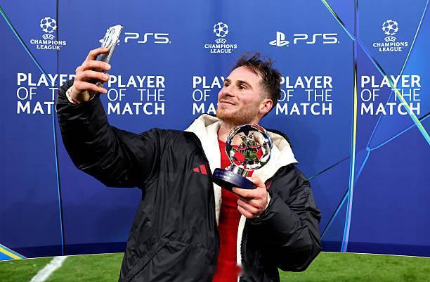 阿根廷球迷俱乐部 恭喜麦卡利斯特凭借梅开二度，在利物浦6-0大胜卡拉巴赫的比赛中