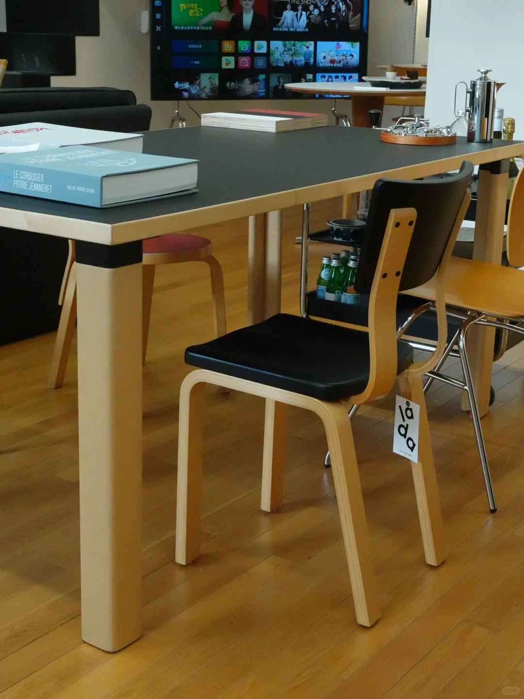 趁还没做大货，说，还想要有什么颜色？